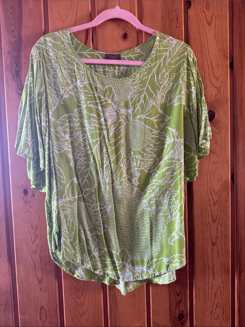 Wahine Toa Lightweight Green Ulu-Print Short Sleeve Top